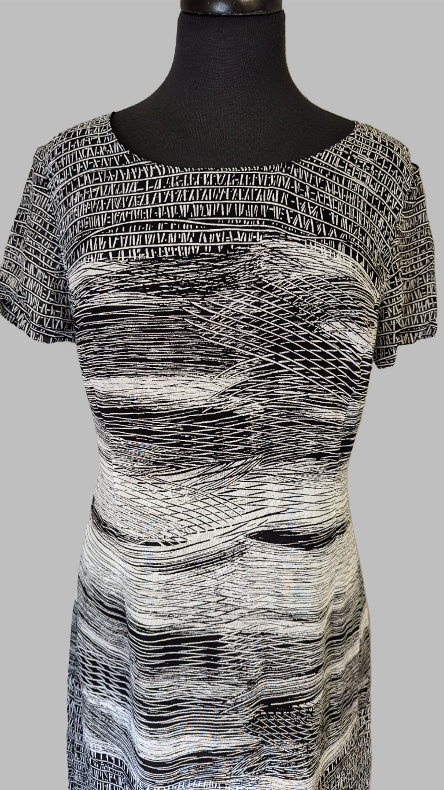 Roze Dress - Size Medium - Black & White