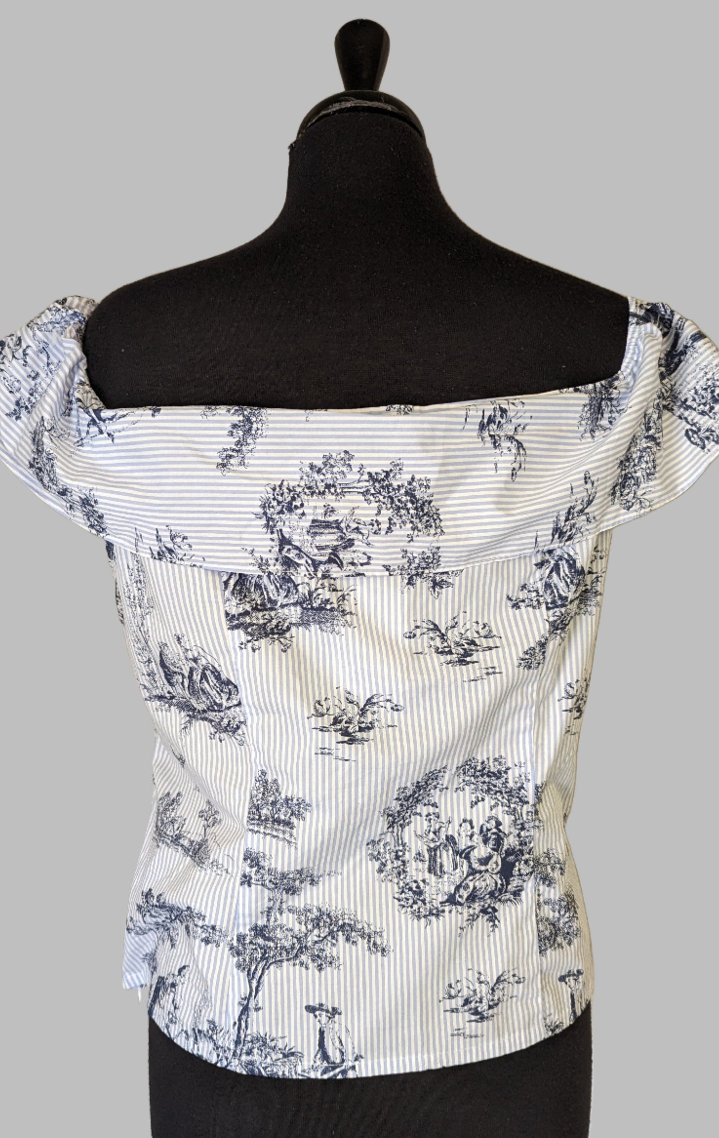BNWT Oasis Top - Size 16 - White