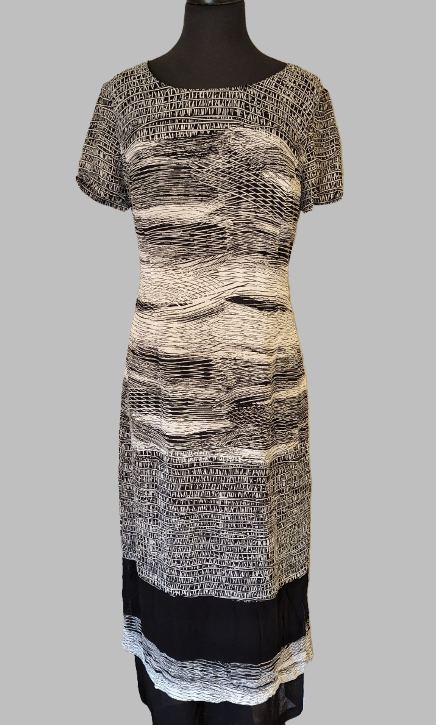 Roze Dress - Size Medium - Black & White