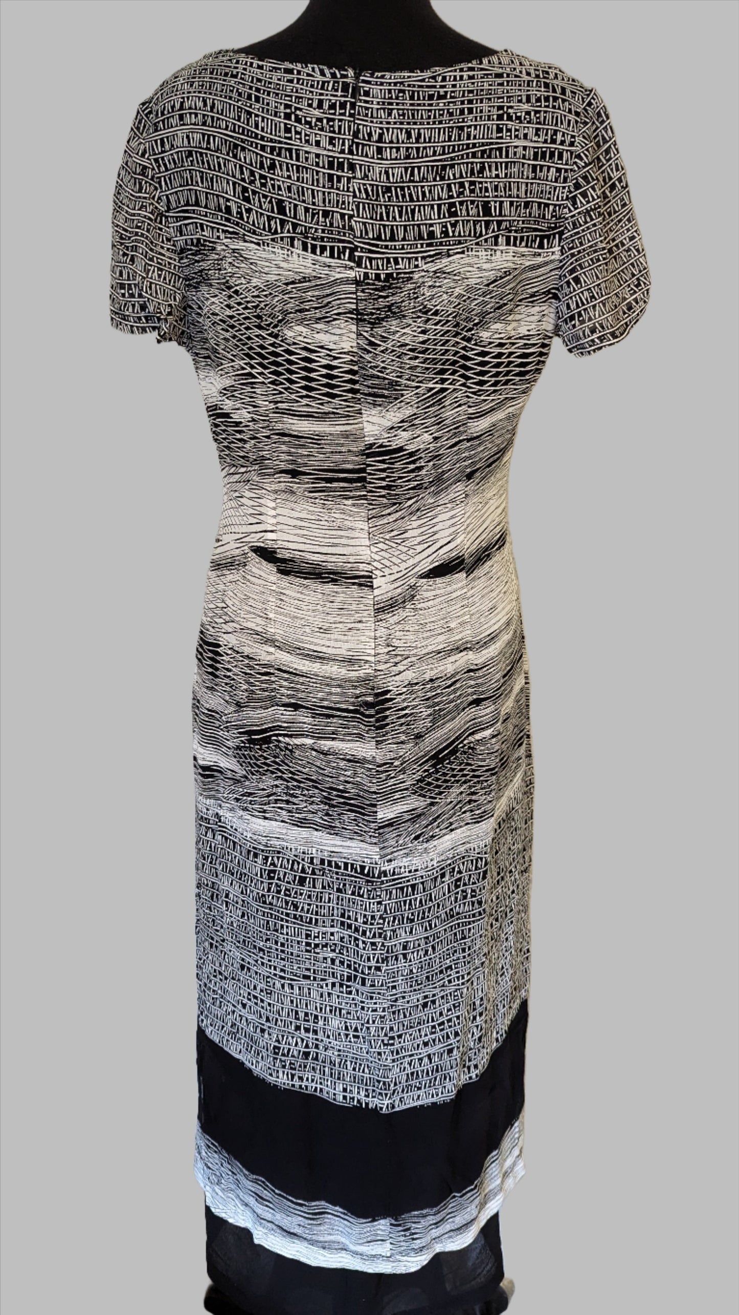 Roze Dress - Size Medium - Black & White