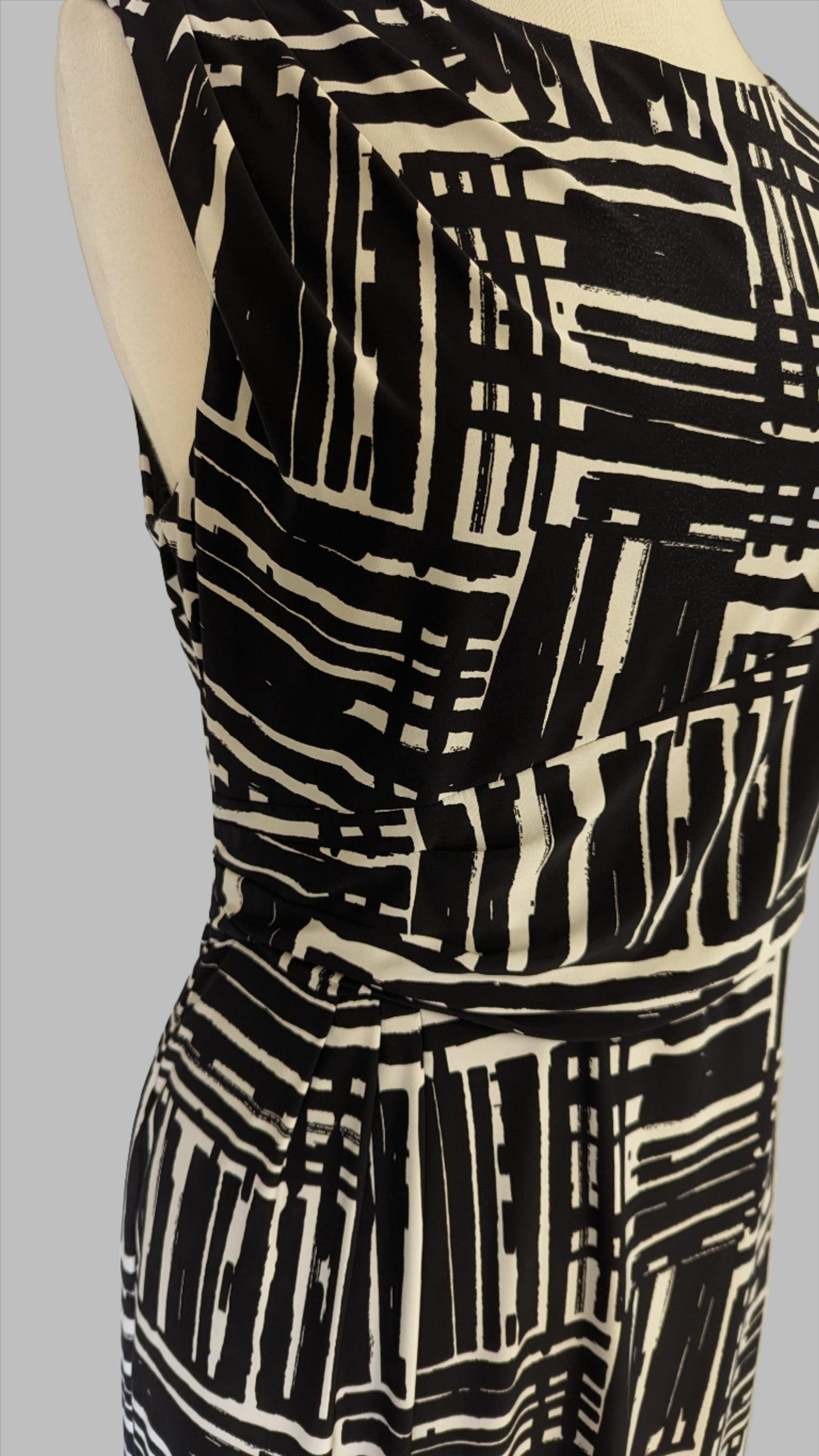 Phase Eight Dress - Size 16 - Black and White