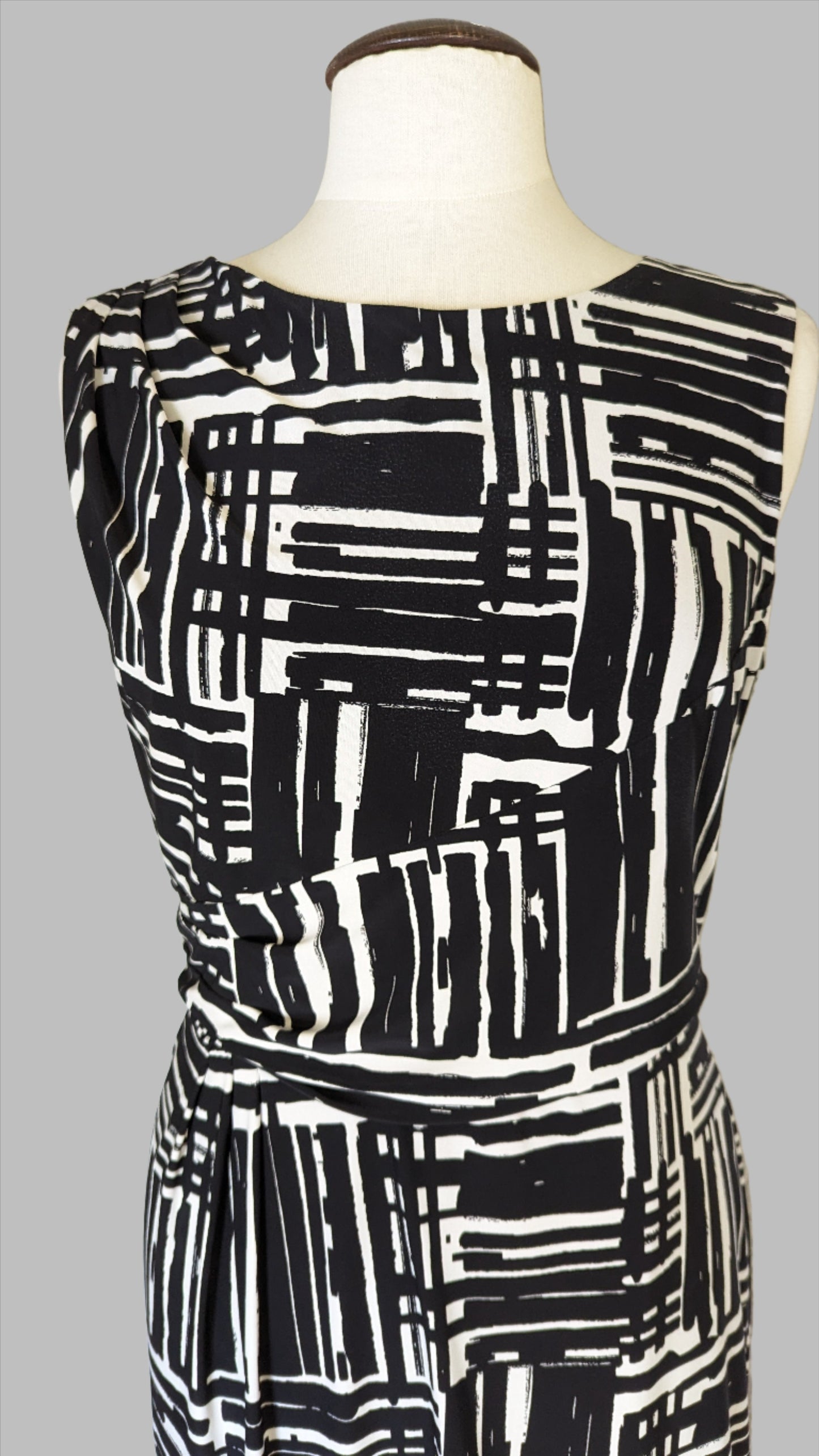 Phase Eight Dress - Size 16 - Black and White